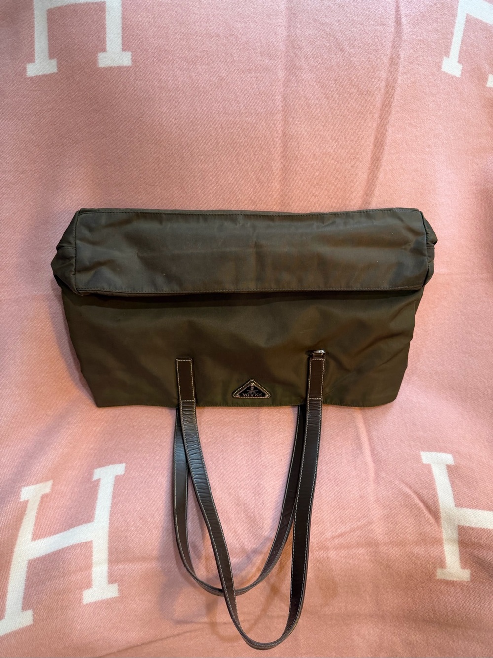 Prada⭐️Olive Green Nylon Bag! Leather. Offers welcome.⭐️ - Picture 12 of 14